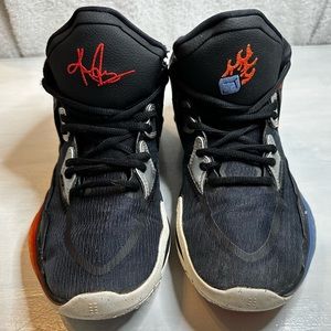 Nike Kyrie Infinity Fire And Ice 2021 Boys Youth Size 5.5Y